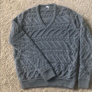 L Men’s 100% Fine Merino Wool V Neck Sweater.